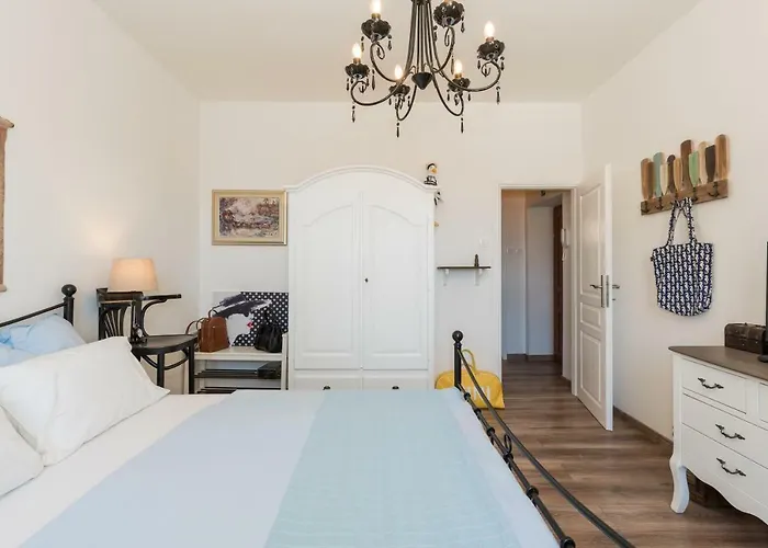 Skipper Suites