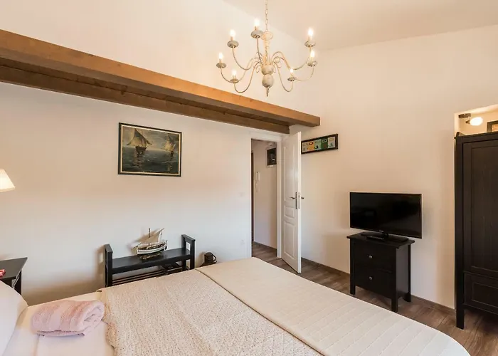 Skipper Suites